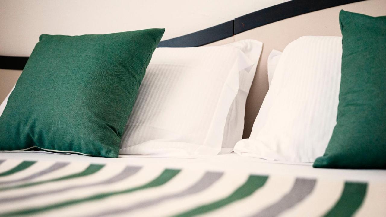 Miio Hotel Сан-Винченцо Экстерьер фото